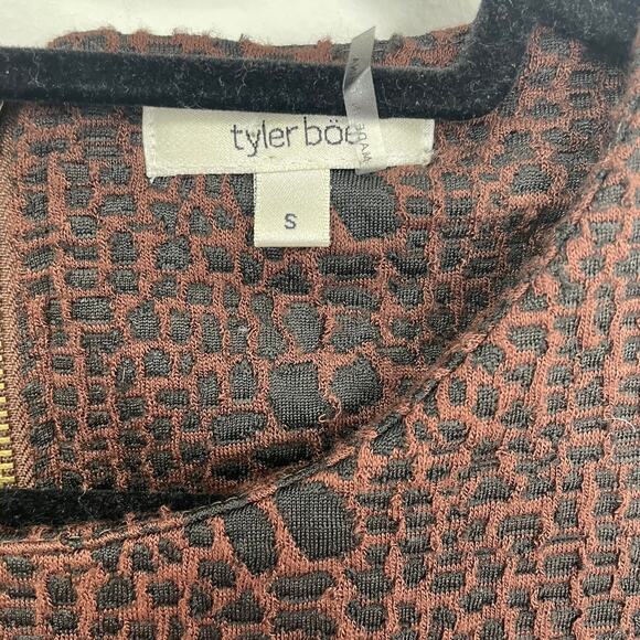 Tyler Boe Jacquard Knit Animal Print Brown Black Blouse Small - Picture 3 of 5